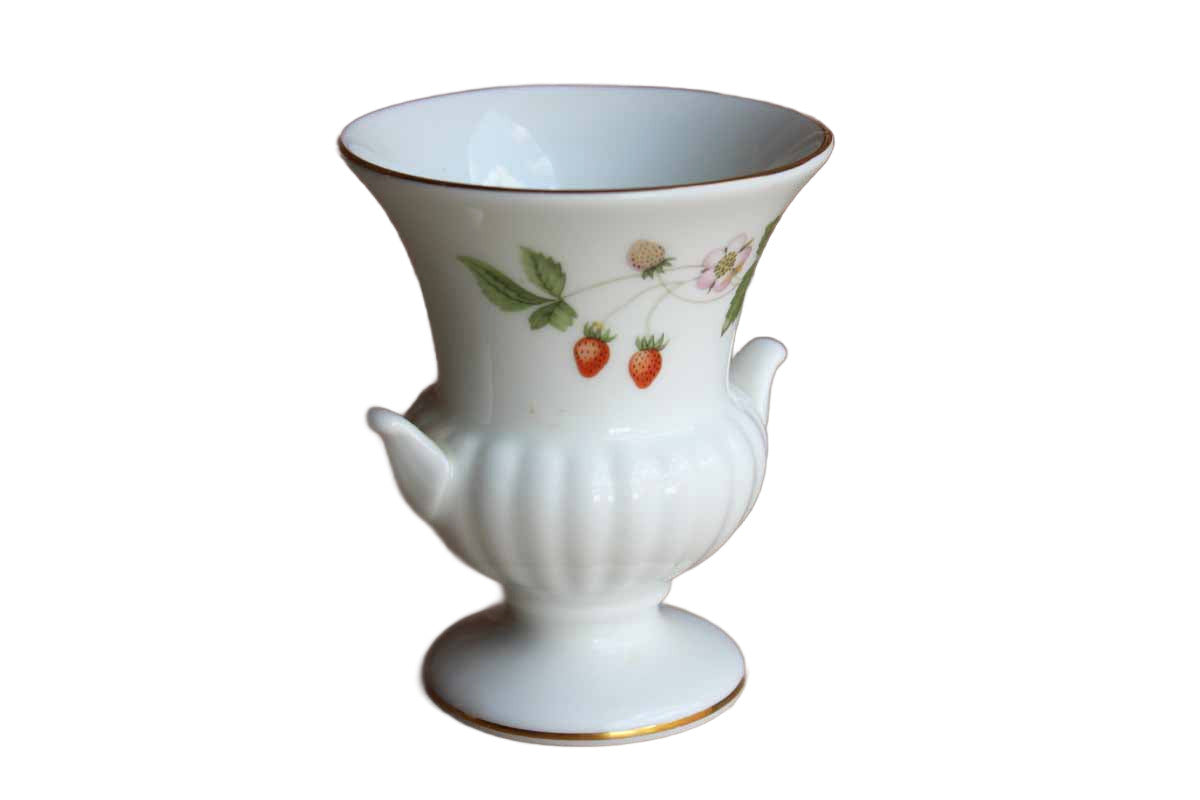 Wedgwood wild strawberry clearance china