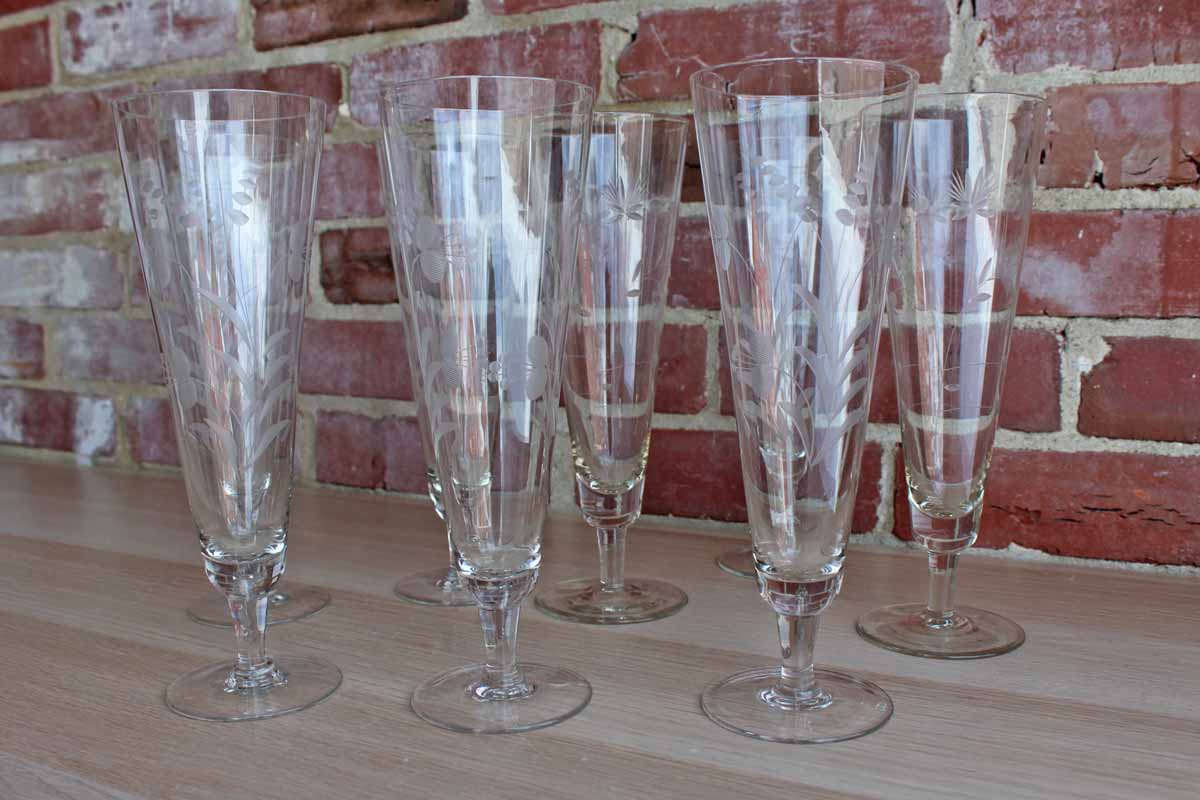 Set of 2 Etched Champagne Coupe Glasses Floral Wheat Dot Pattern 4